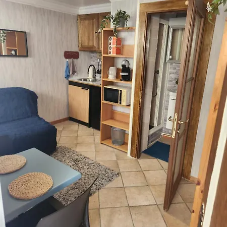 Comfortable Nest For 2 People Lägenhet *